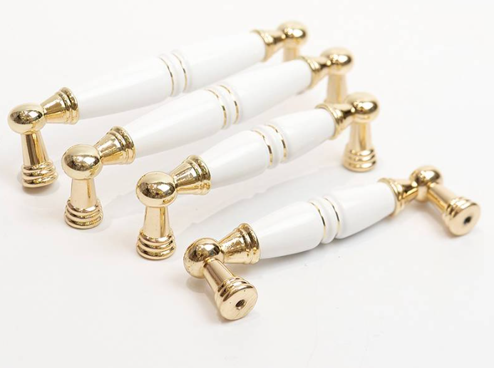 Classic luxury cabinet handle